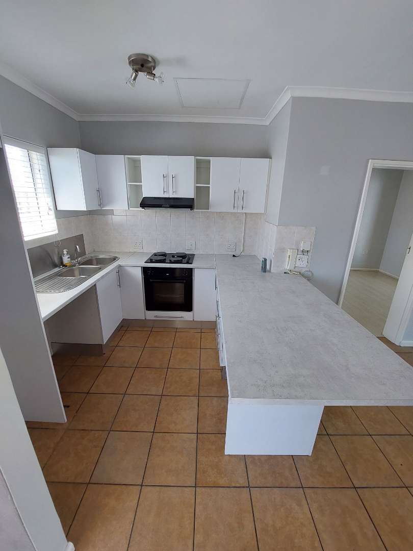 To Let 1 Bedroom Property for Rent in Big Bay Western Cape